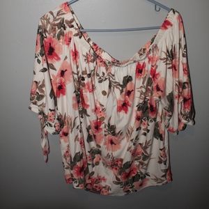 Plus women's top